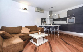Nice Apartment In Split With Wifi